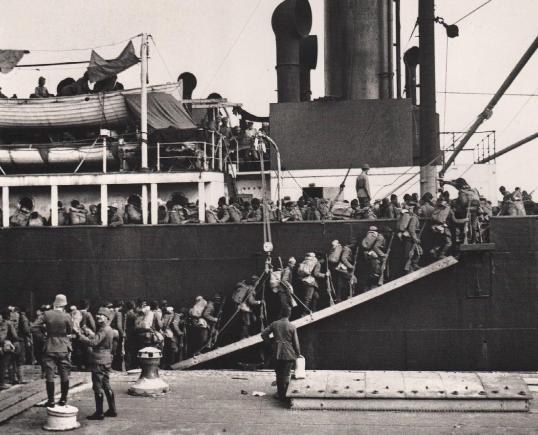 KERTESZ - Braila the Port, 1918: Artist: KERTESZ Print Title: Braila the Port, 1918 Medium: Duotone Photoengraving Printed 1982 in Switzerland Image size (inches) approx. 7 x 9” Andre Kertesz (1894-1985) born Kertesz Andor, was a