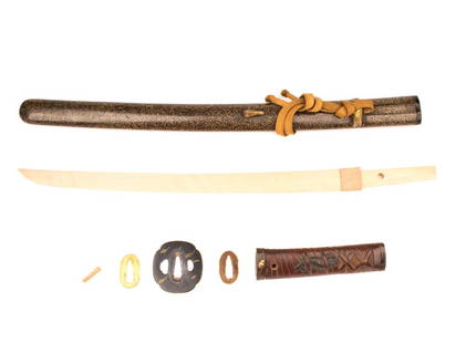 Wakizashi Koshirae - Wooden Tsuka - Edo Period: Title: Wakizashi Koshirae - Wooden Tsuka - Edo PeriodDate/Period: 18th/19th centuryDimensions: Koshirae: Lenght: 64,5 cm Tsuka: 14,5 cm Saya: 49 cm Blade: Blade: 41 cm Nakago: 9,2 cm Antique