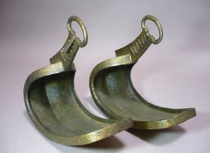 Pair of Antique Samurai Warrior Battle Horse 'ABUMI: Item: Pair of Antique Samurai Warrior Battle Horse 'ABUMI Origin: JapaneseDate: Edo periodMaterials: MetalSize: 30x15x10 cm Pair of Antique Samurai Warrior Battle Horse 'ABUMI (stirrups) in