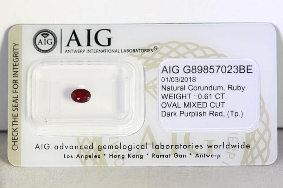 No Reserve AIG Antwerp Sealed - Ruby 0.61 ct - Dark Red (1 of 6)