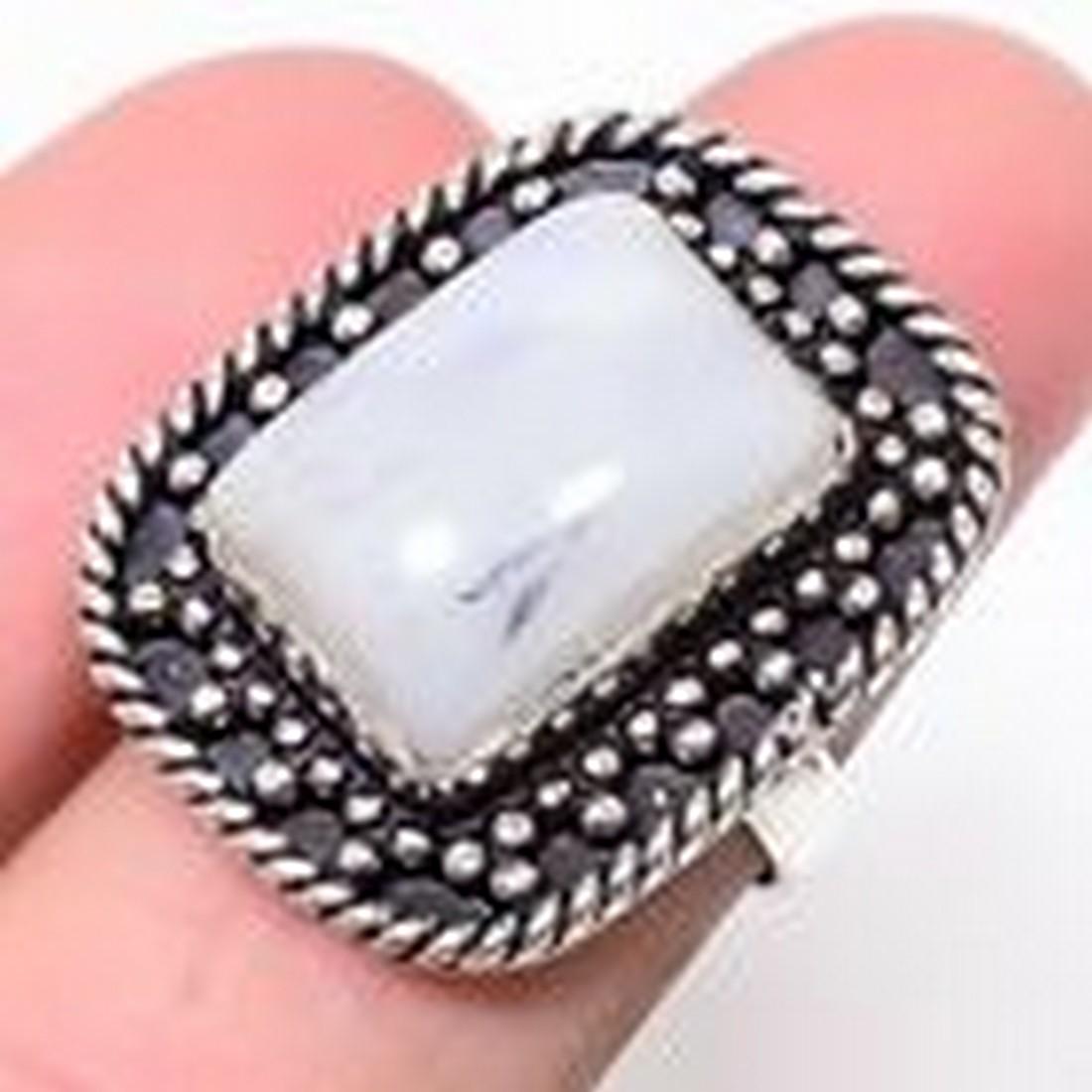 Magnificent Rainbow Moonstone 925 Sterling Silver Ring (1 of 1)