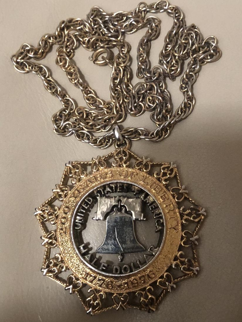 U.S.A 200 Years of Liberty from 1776-1976 on Half: U.S.A 200 Years of Liberty from 1776-1976 on Half Dollar Coin Necklace with 24in Chain 1776 2 x 2 in Please note that this lot has a confidential reserve. When you leave a bid in advance of the auctio