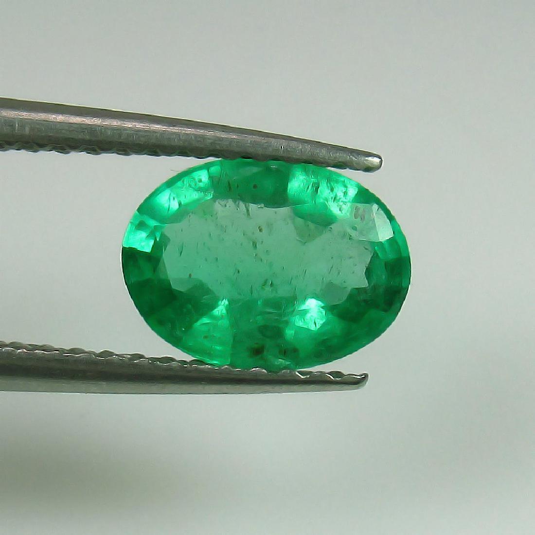 0.95 Ct Genuine Zambian Emerald 8X6 mm Oval cut Top (1 of 4)