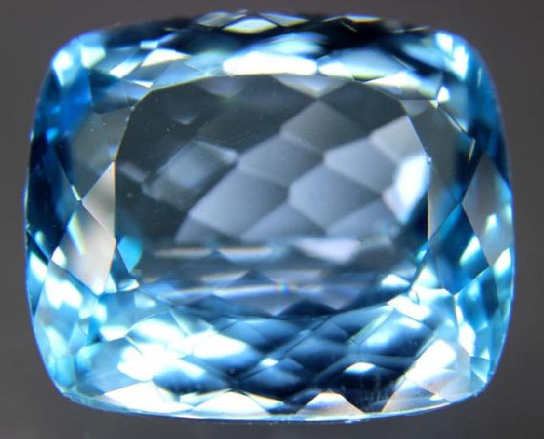 Lovely Swiss Blue Loose TOPAZ Gemstone (1 of 3)