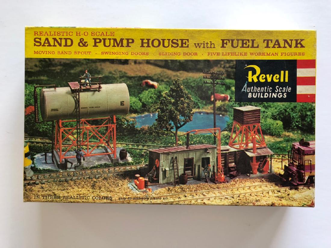 Vintage 1960 Revell Realistic HO Scale Sand & Pump (1 of 3)
