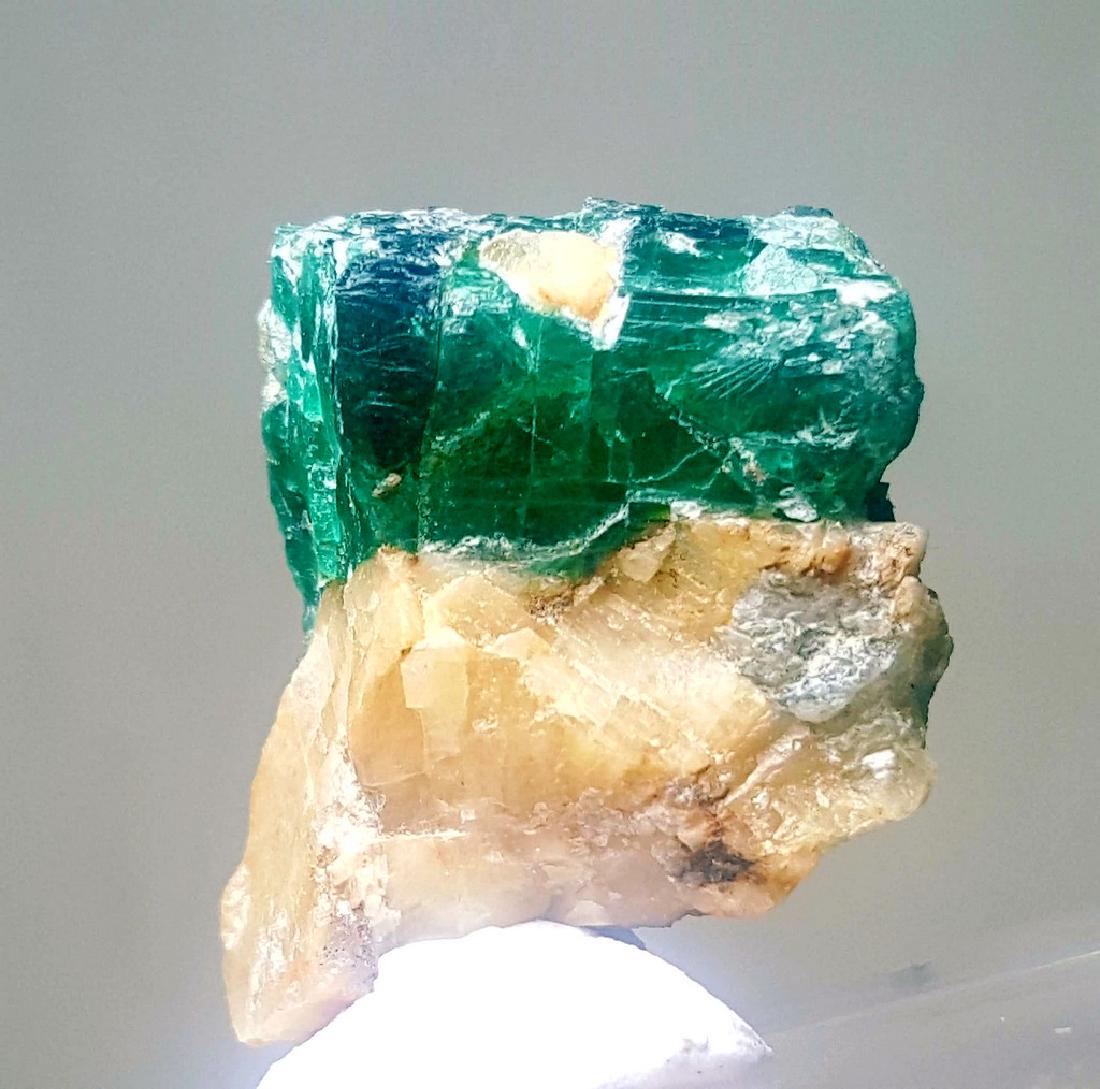 12 GRAMS AMAZING NATURAL EMERALD SPECIMEN WITH MOTHER (1 of 4)