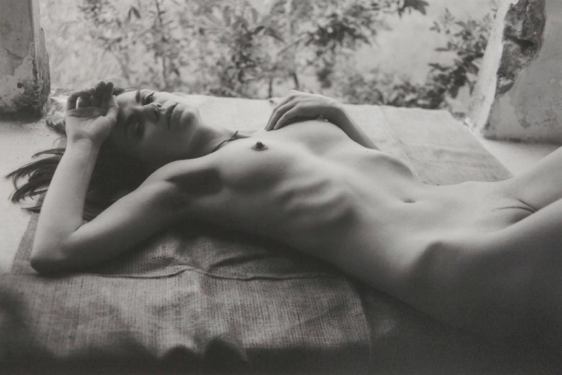 Victor Zamanski Print Respirare et Vivet: Victor Zamanski is a self-taught photographer born in Ukraine in 1970 and now living and working in Israel. He specializes in portraits and nudes, ('nude portraits' as opposed to 'erotic nudes') attem