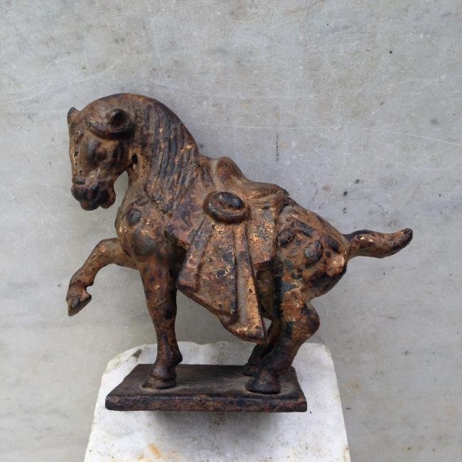 Mid 20thc heavy cast iron horse in GC. (1 of 5)