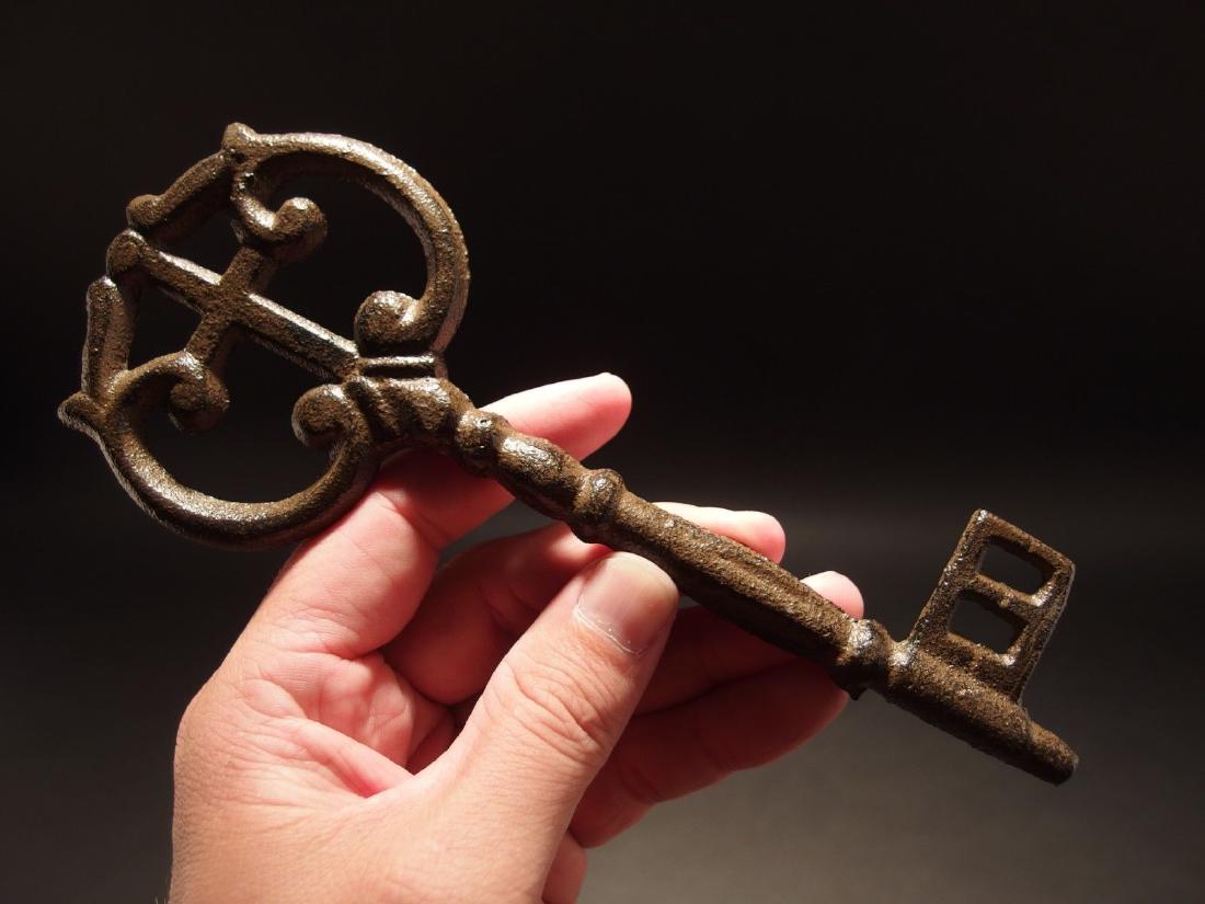 Cast Iron Large Skeleton Church Key w Cross