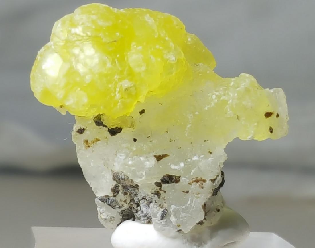 TOP QUALITY NATURAL LEMON YELLOW BRUCITE CRYSTAL: Title: TOP QUALITY NATURAL LEMON YELLOW BRUCITE CRYSTAL Origin: PAKISTAN Weight: 30 CRT TOP QUALITY NATURAL LEMON YELLOW BRUCITE CRYSTAL No Reserve: This lot starts at $1 and has no reserve as a court