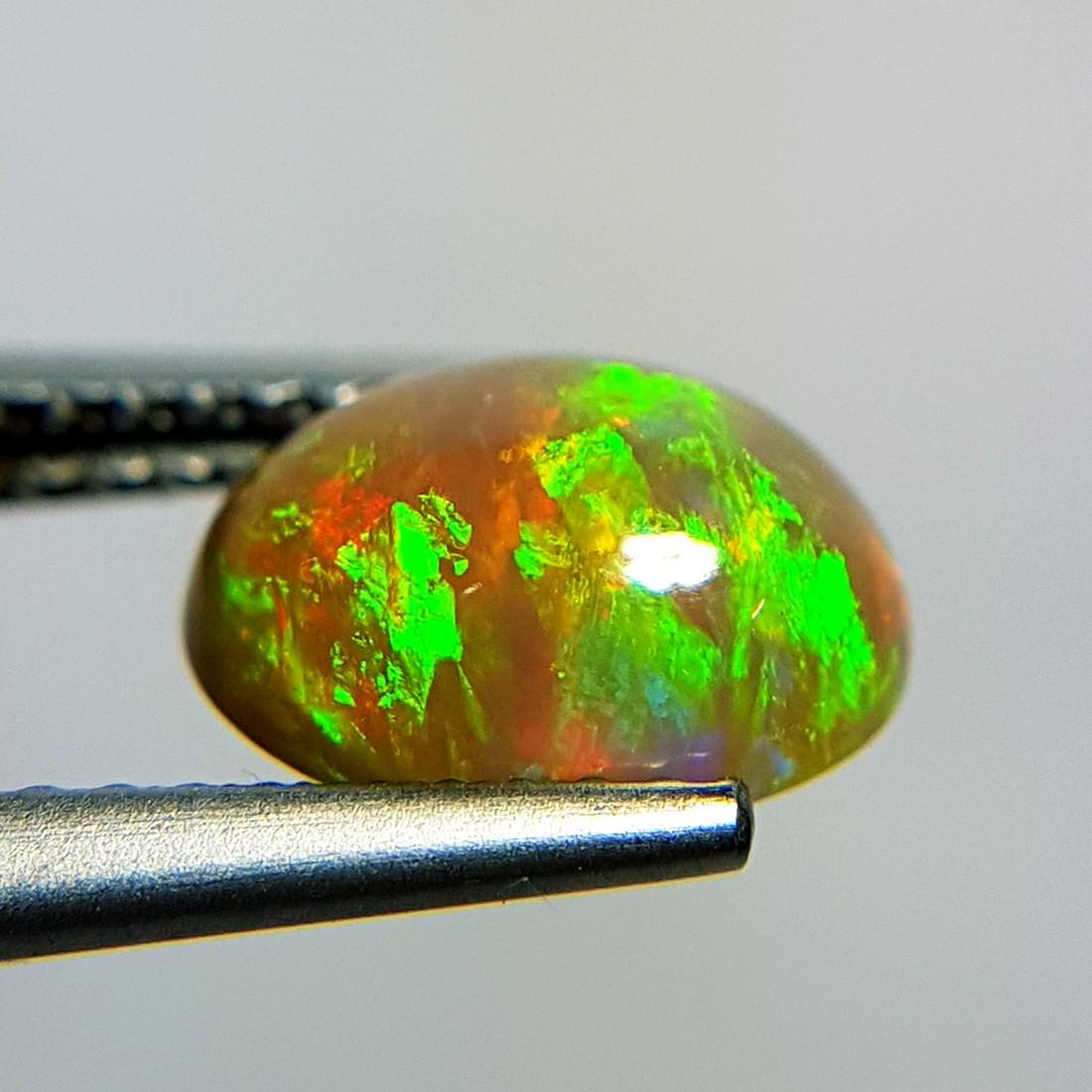 Beautiful Fire Oval Cabochon Natural Opal  - 1.12 ct (1 of 9)