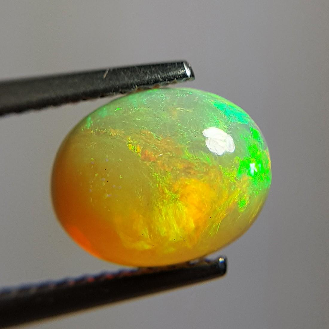 Marvelous Fire Oval Cabochon Natural Opal  - 1.96 ct (1 of 10)