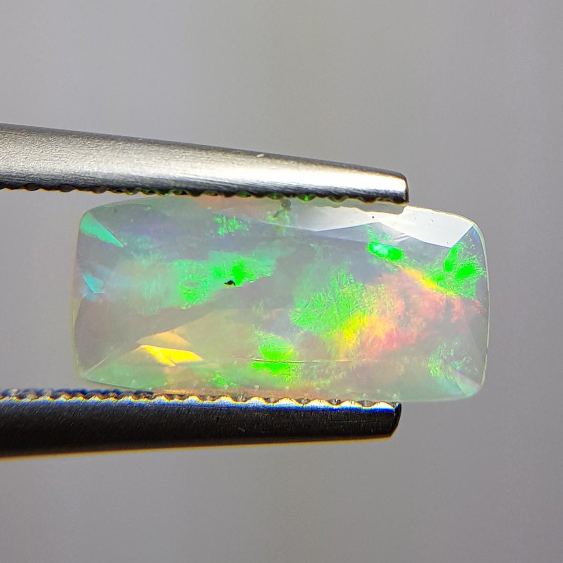 Fantastic Fire Cushion Cut Natural Opal  - 0.90 ct (1 of 8)