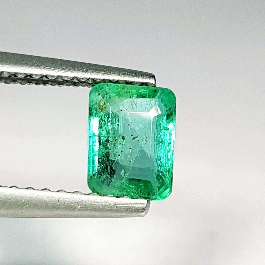 Beautiful Gem Natural Emerald - 0.75 ct (1 of 4)