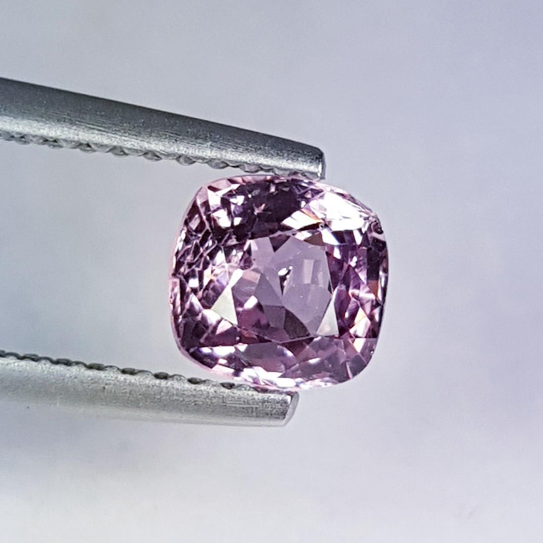 Natural Spinel - 1.00 ct: Item: Natural Spinel - 1.00 ct Color/Clarity: VVS Loose gemstone: Carat Weight: 1 Size (mm): 5.70 x 5.50 x 3.80 Cushion - Burma No Reserve: This lot starts at $1 and has no reserve as a courtesy so th