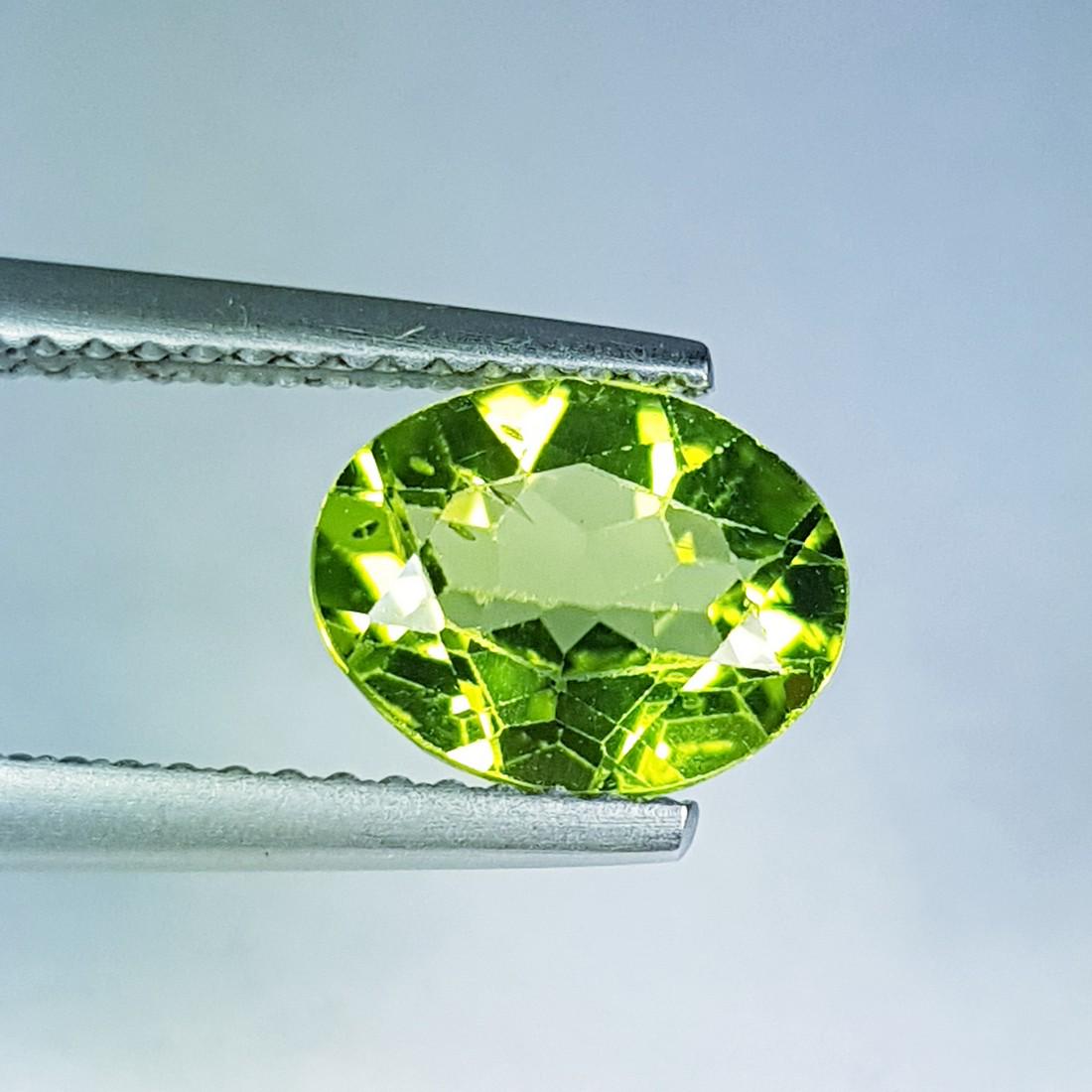 Top Grade Natural Peridot - 1.70 ct (1 of 4)