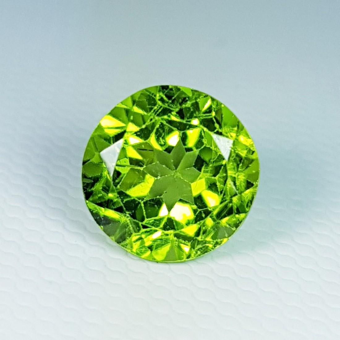 Top Quality Natural Peridot - 2.25 ct (1 of 4)