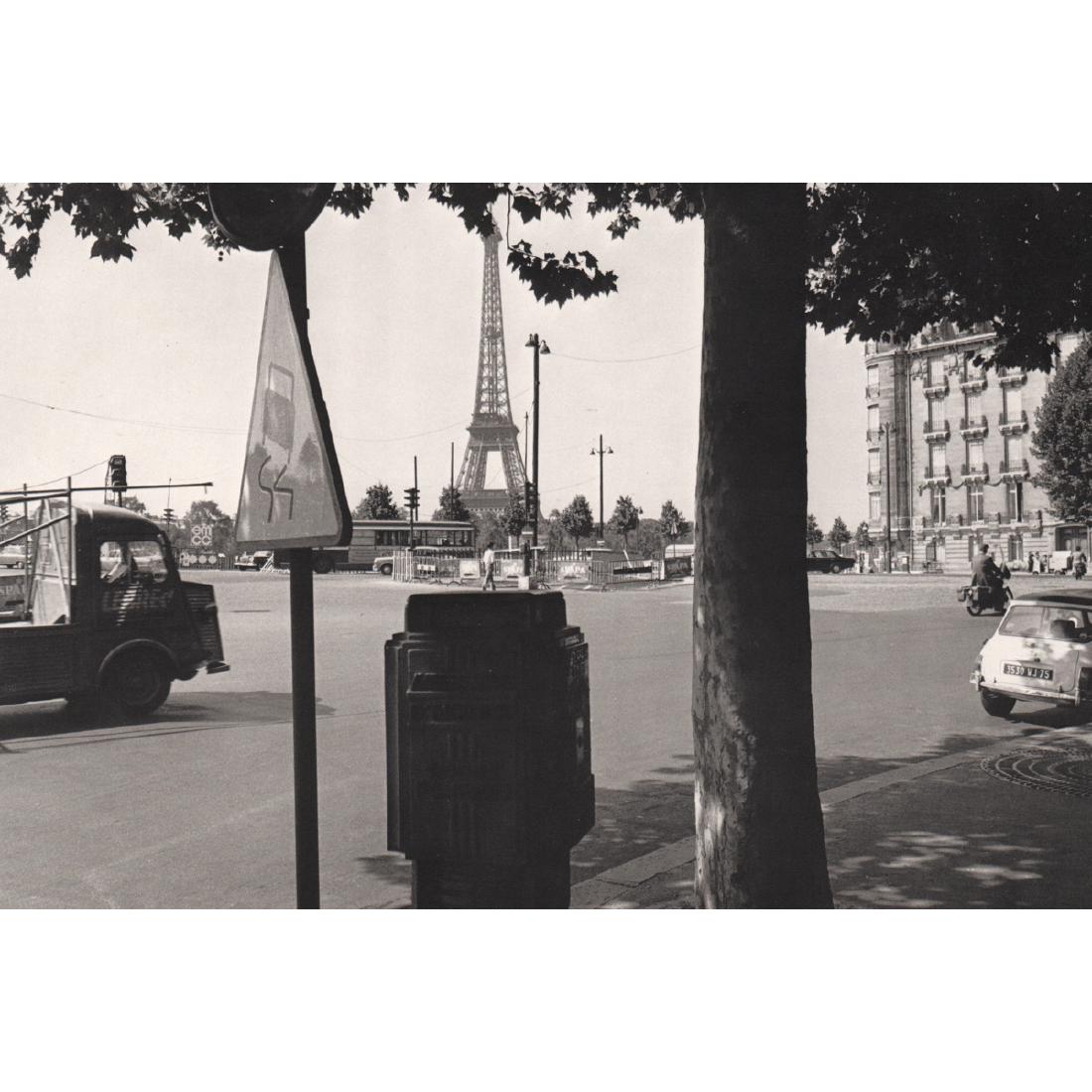 LEE FRIEDLANDER - Paris, France 1973: Artist: LEE FRIEDLANDER Print Title: Paris, France 1973 Medium: Photo-Lithograph Printing Date: 1970's Printed in the USA Image Size approx: 8.5 X 5.5 inches Lee Friedlander (born July 14, 1934) is an