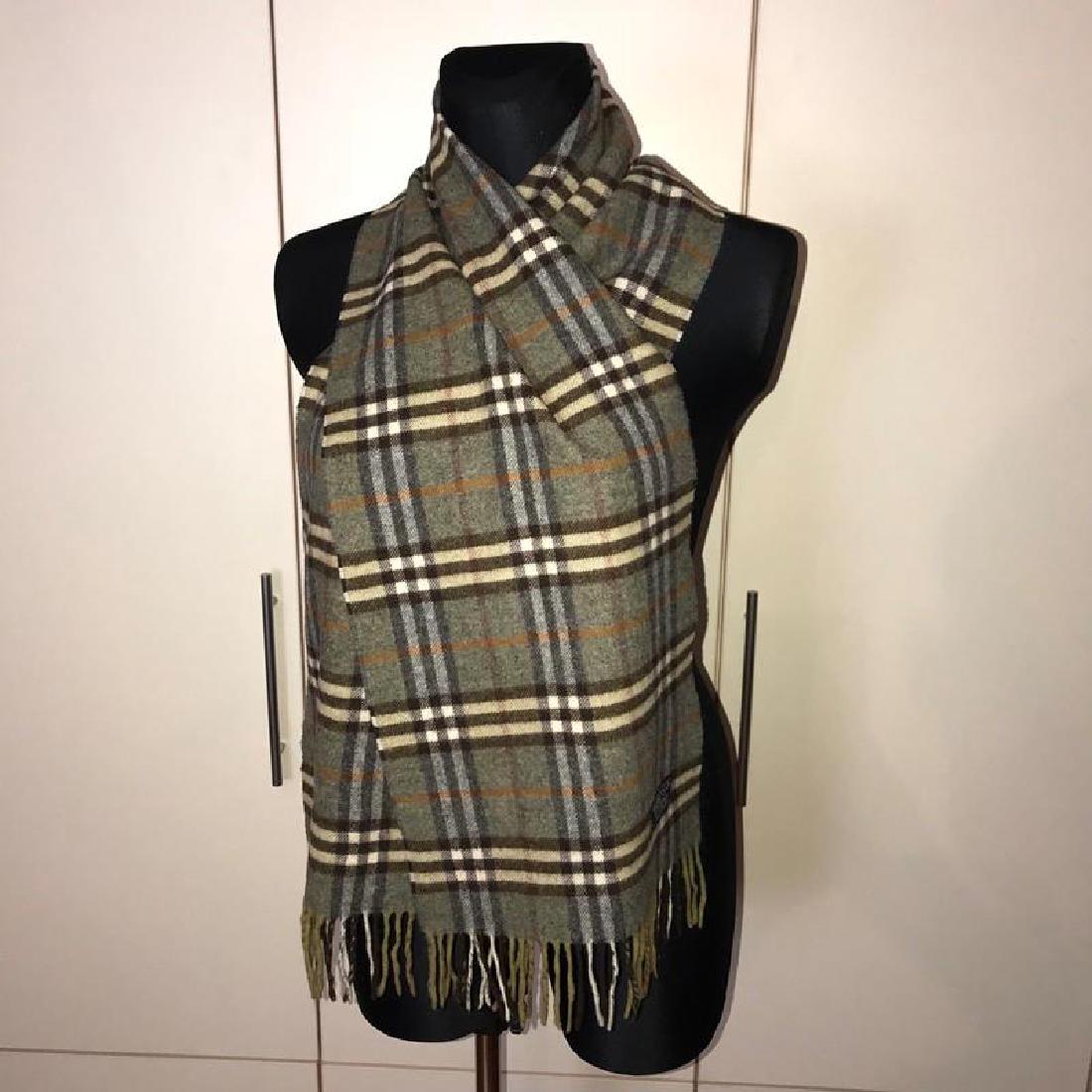 Burberry 100% Lambswool Khaki Nova Check Scarf (1 of 6)