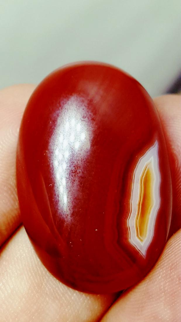 SUPREME QUALITY NATURAL OMANI CALCEDONY: Item: SUPREME QUALITY NATURAL OMANI CALCEDONY Origin: oman Weight: 43.5 carat No Reserve: This lot starts at $1 and has no reserve as a courtesy so that collectors can determine the true market value