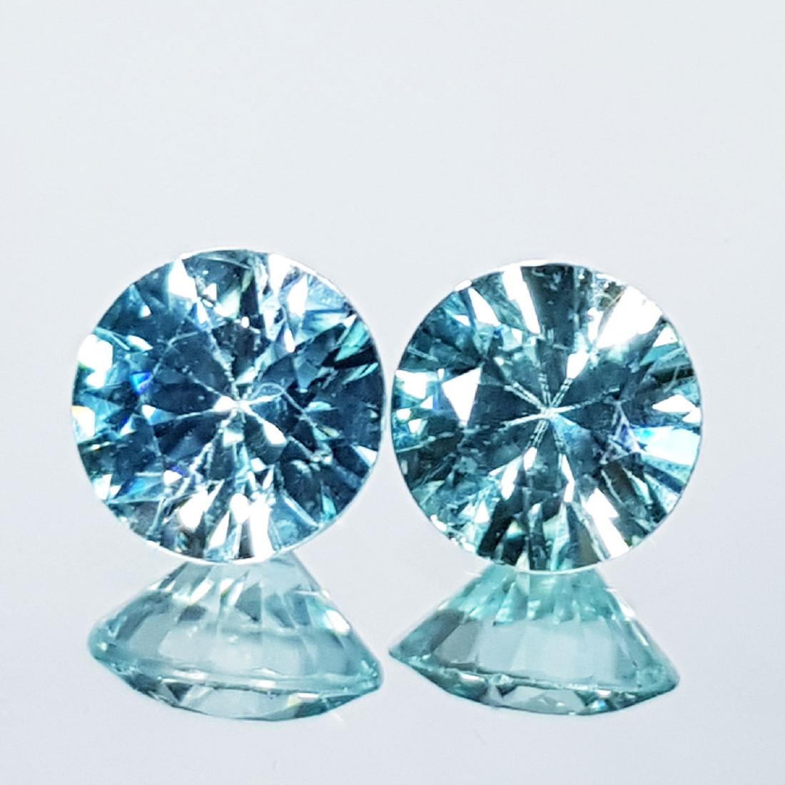 2 Pcs of Natural Zircon - 2.45 ct (1 of 4)