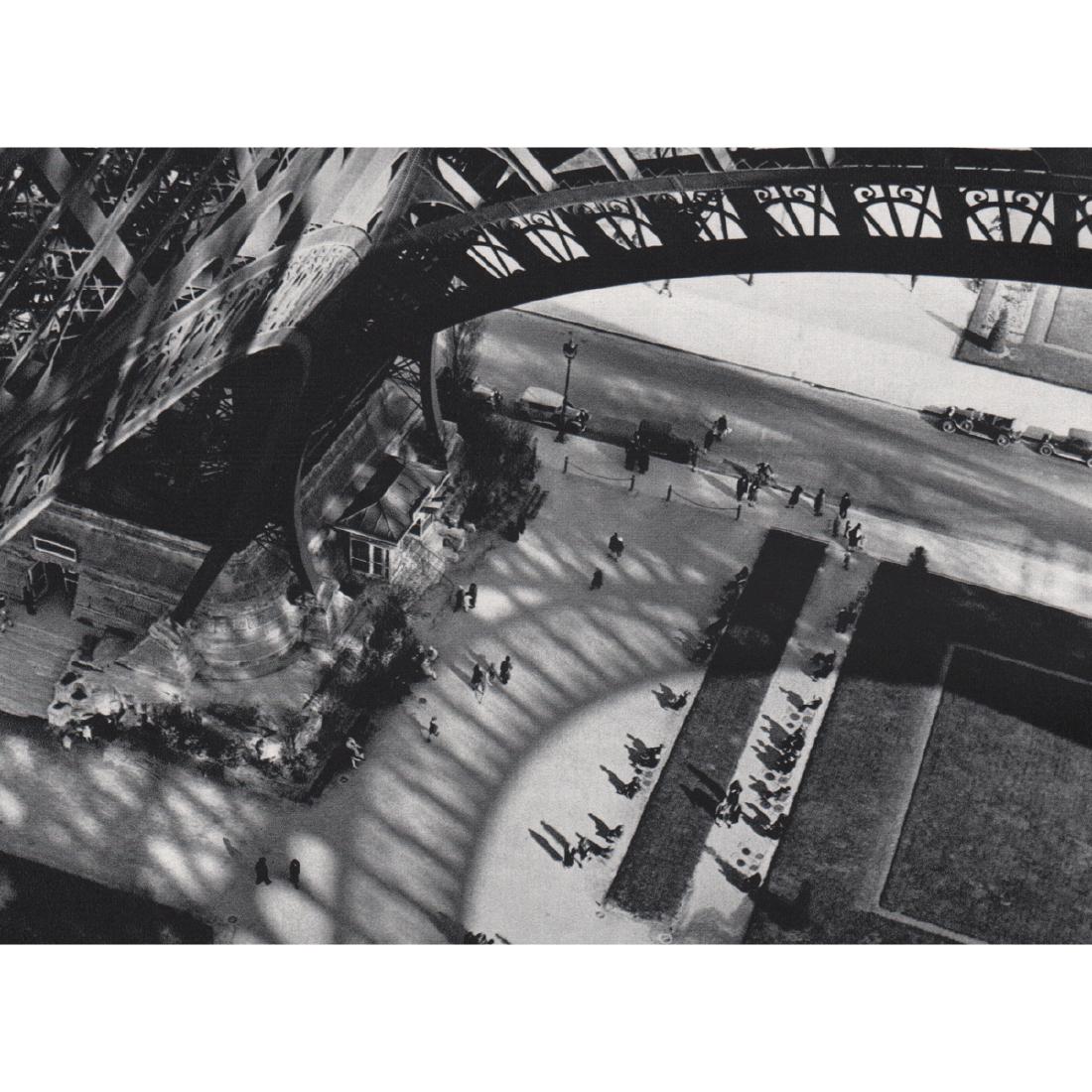 ANDRE KERTESZ - Paris, 1929: Artist: ANDRE KERTESZ Print Title: Paris, 1929 Medium: Sheet-Fed Gravure Printing Date: 1970's Printed in Switzerland Image size approx. 7.5 x 5.5 inches Andre Kertesz (1894-1985) born Kertesz Andor, 
