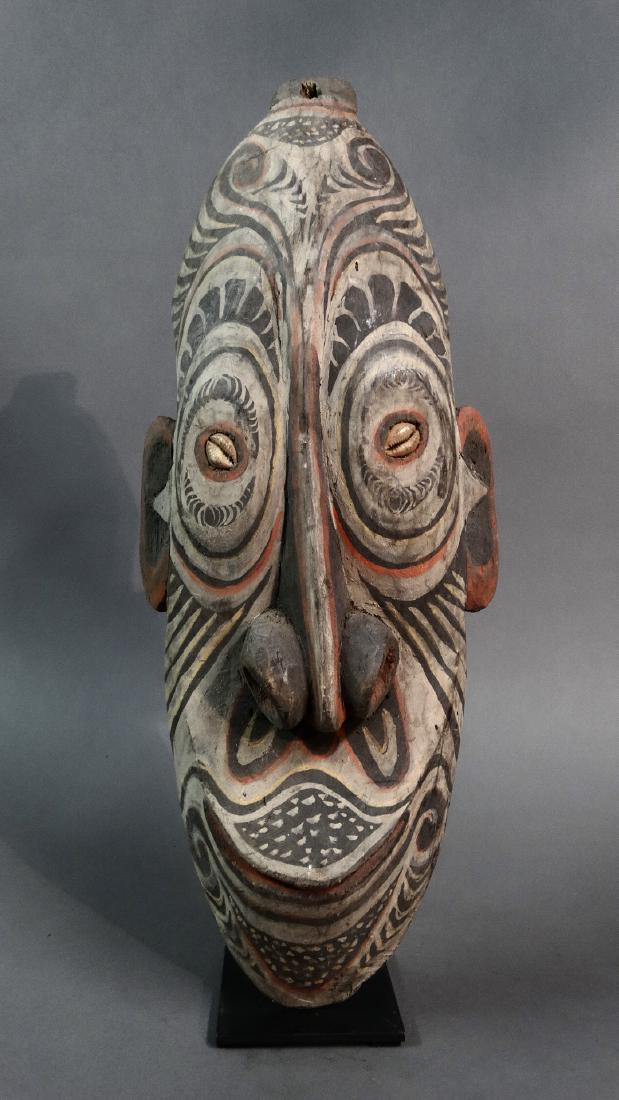 Ancestor wall mask from Tambanum village - SEPIK - (1 of 9)