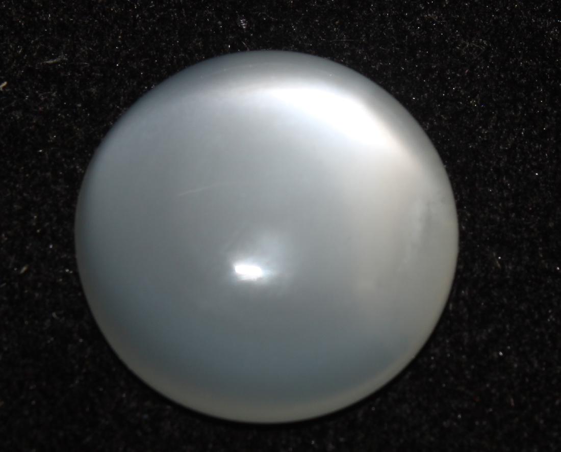 19.70 Ct Natural White Moonstone (1 of 3)