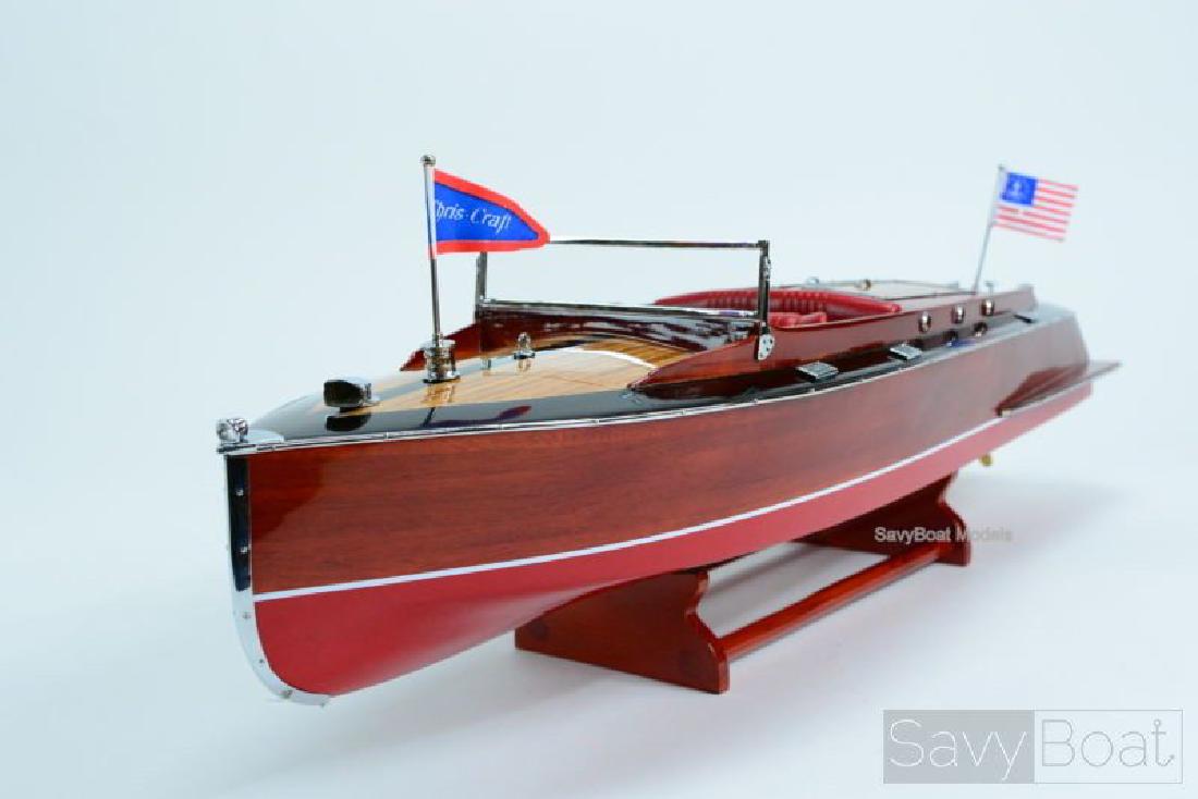 Chris Craft Runabout 27? Model Boat (1 of 16)
