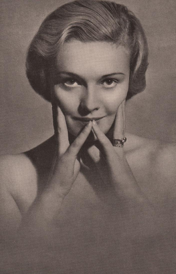 MARIO BUCOVICH - Madeleine Carroll: Artist: MARIO BUCOVICH Madeleine Carroll Medium: Photoengraving Printed in the UK in 1935 Image Size: approx. 8 x 5” Mario Bucovich (1884 – 1994), was born at Pula in the Istrian region of the Aus