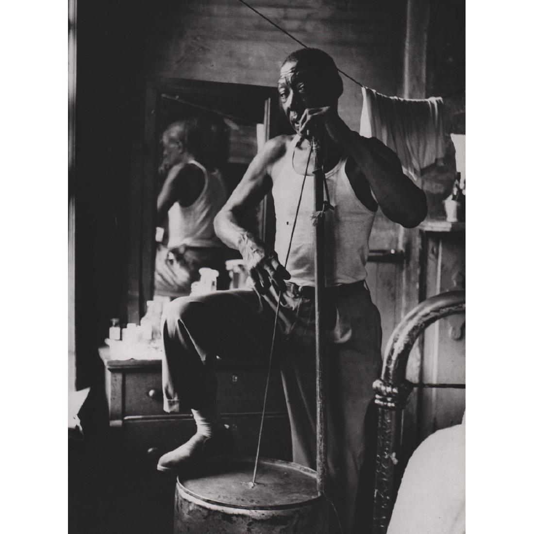 WILLIAM CLAXTON - Will Shade with his Tub Bass: Artist: WILLIAM CLAXTON Print Title: Will Shade with his Tub Bass, Memphis, 1960 Medium: Sheet-fed Gravure Printing Date: 1980's Printed in Japan Image Size approx: 8.5 x 11.75 inches William James Cl