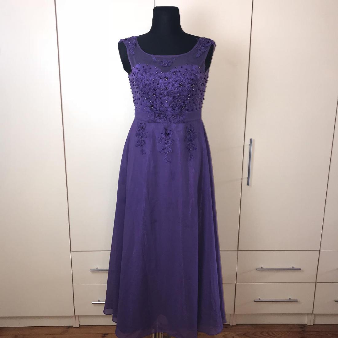 Vintage Women's Grace Karin Designer Dress Size US 12: Vintage Women's Grace Karin Designer Dress Size US 12 EU 42 Vintage US 12 EUR 42 Armpit to Armpit: 19 in. total length: 54 in. Please note that this lot has a confidential reserve. When you leave a bi