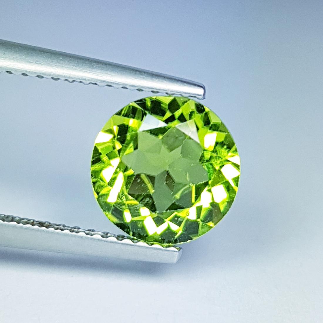 Top Quality Natural Peridot - 2.51 ct (1 of 4)