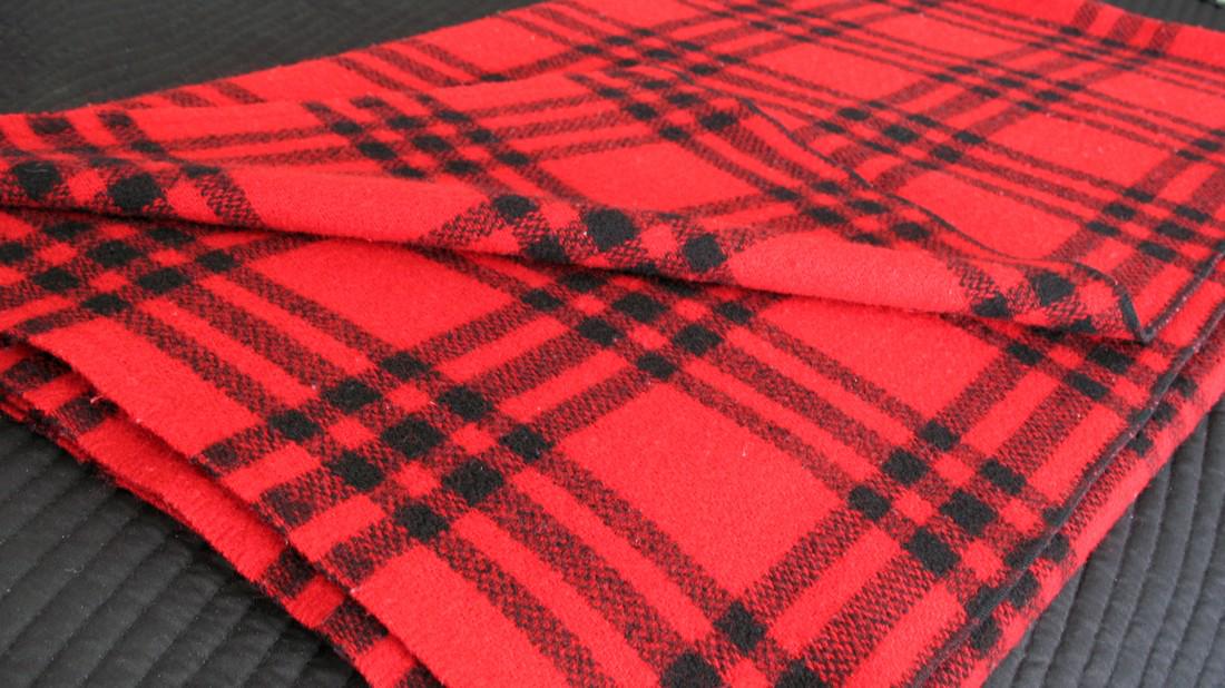 Red & Black camp blanket. (1 of 1)