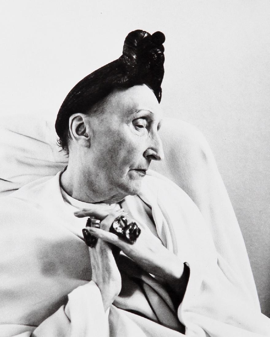 CECIL BEATON - Edith Sitwell 1962: Artist: Cecil Beaton Title: Edith Sitwell 1962 Date Printed: 1979 Medium: Photogravure Printer Location: Printed in Italy in 1979 21.5x 17.5 cm - 8.5. x 7.5 inch With tissue guard Mount Size: 30x40 cm