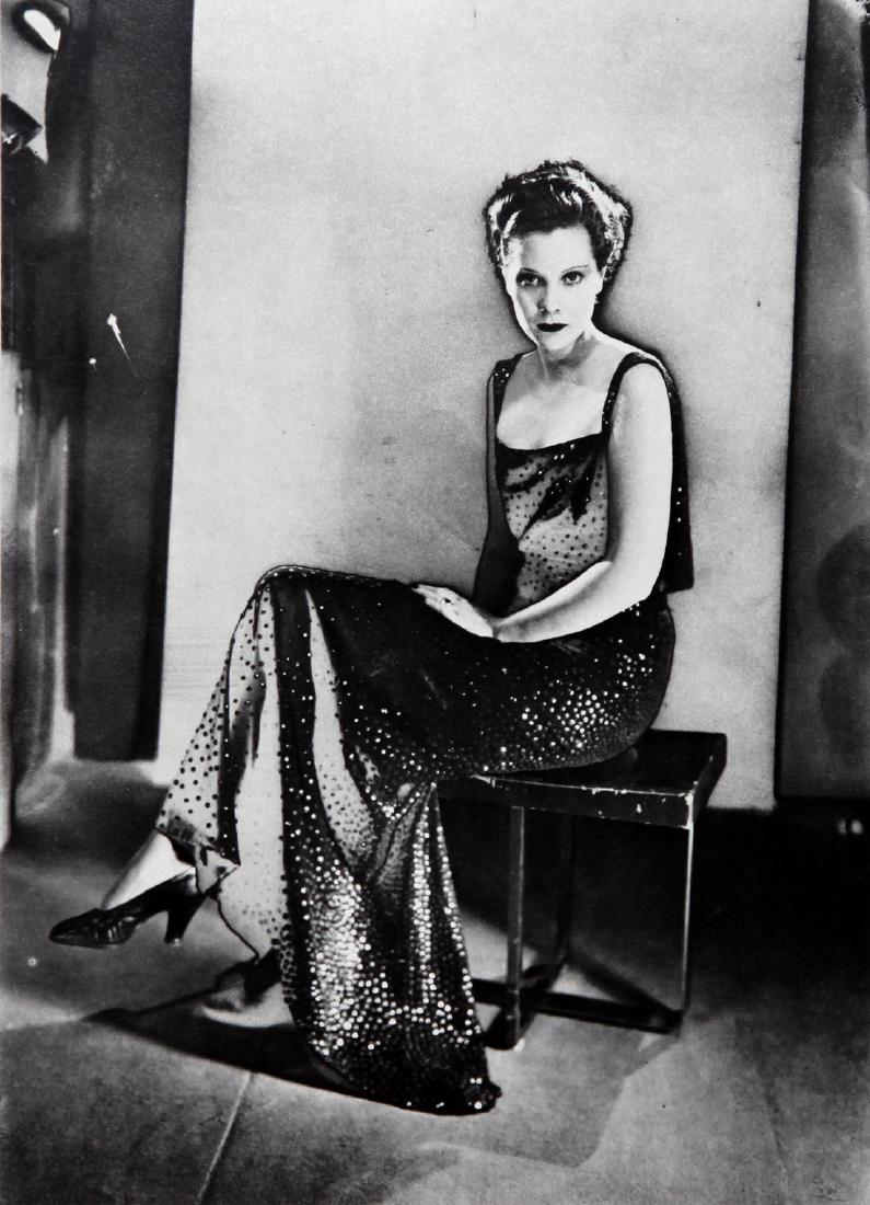 MAN RAY - Solarized Model Paris 1935: Artist: Man Ray Title: Solarized Model Paris 1935 Date Printed: 1979 Medium: Photogravure Printer Location: Printed in Italy in 1979 25.5x19 cm - 10.2x 7.4i nch, With tissue guard Man Ray, original na