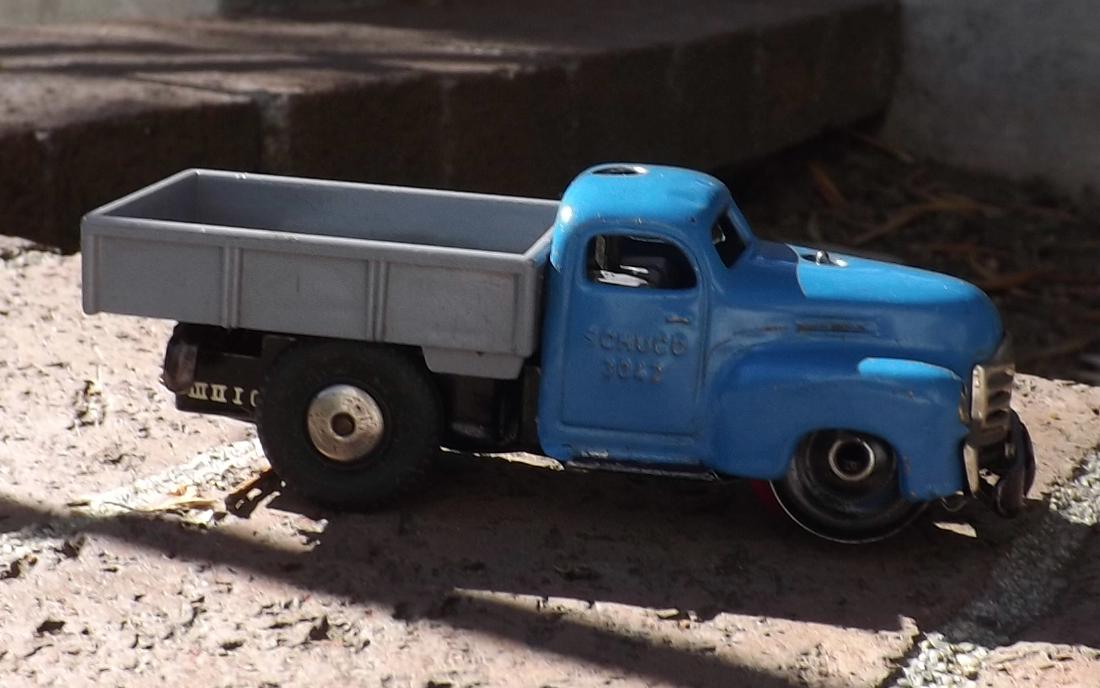 Schuco Varianto Truck 3042, c9, . (1 of 5)
