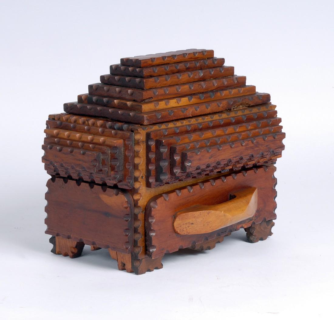 Prisioner Artist "Gus" Wynn's Tramp Art Box (1 of 5)