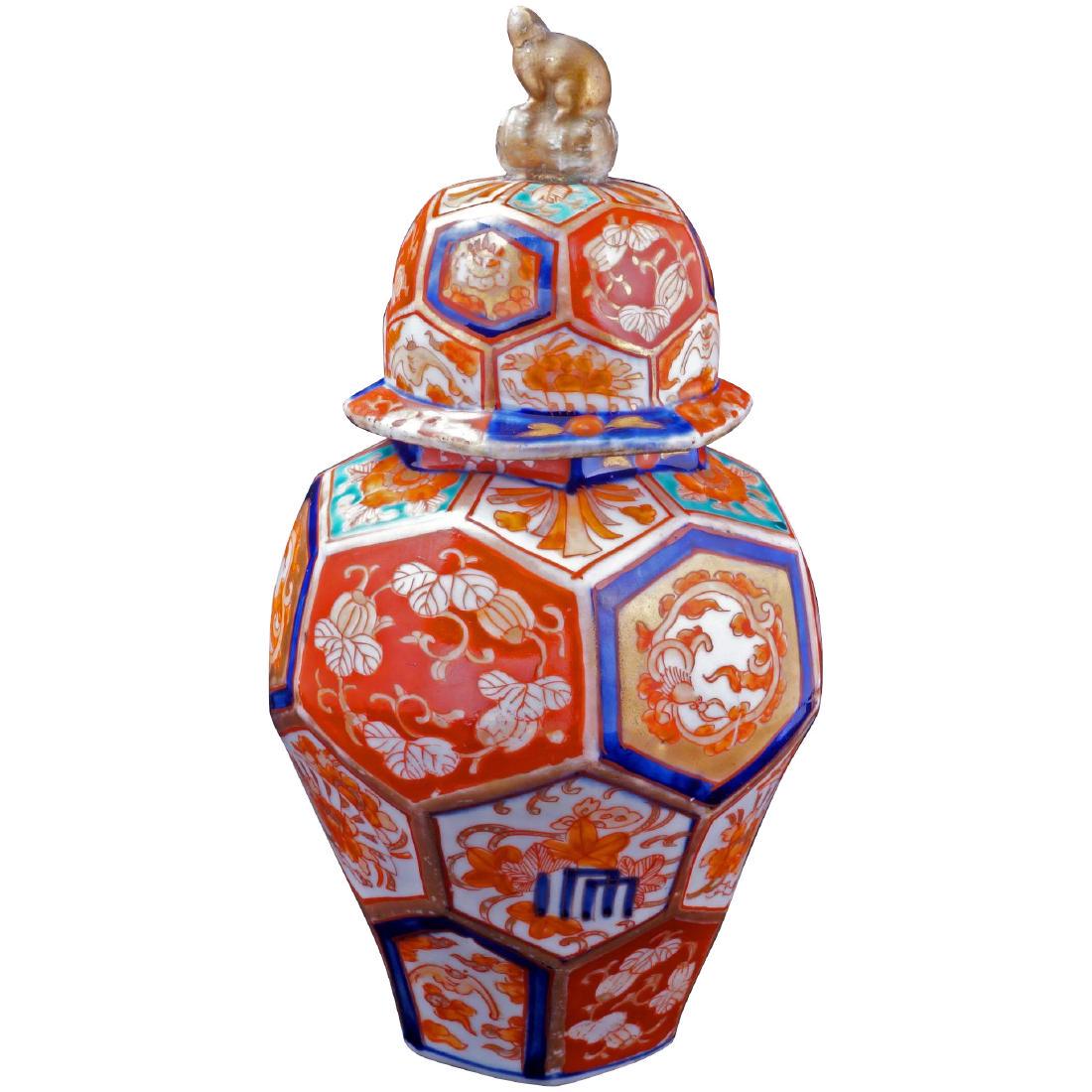 Antique Japanese porcelain faceted covered Imari jar (1 of 20)