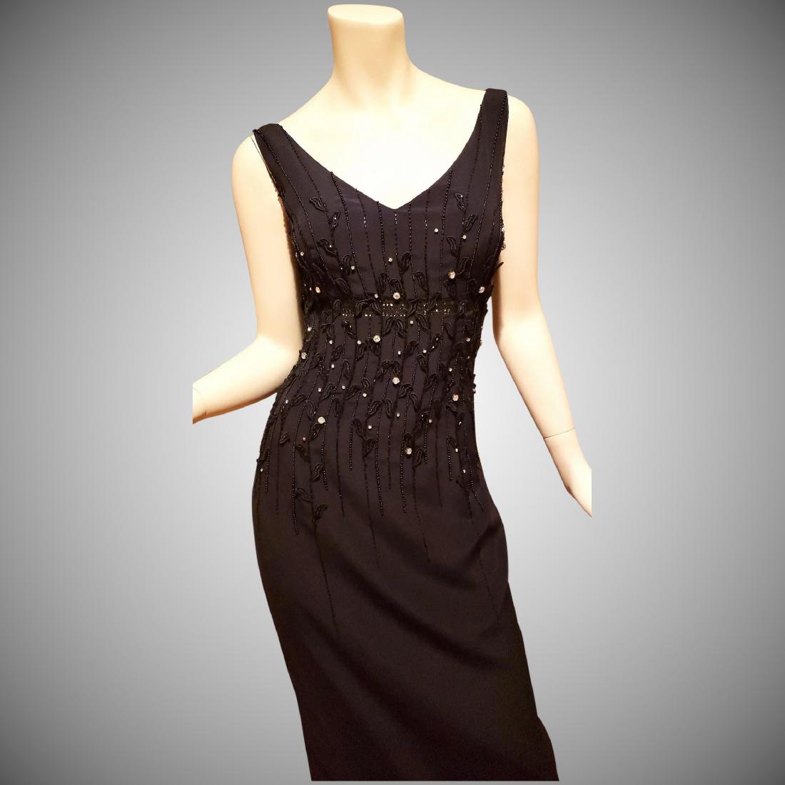 Vtg SouTache embellished crepe gown with crystal: No Reserve! Beautiful Sweetheart maxi crepe gown with crystal rhinestones on a soustache Dentelle guipure. Very sensual & curvy.Fully lined.; Bust-36" Waist-31" Hip-42" Please note that the StartPrice