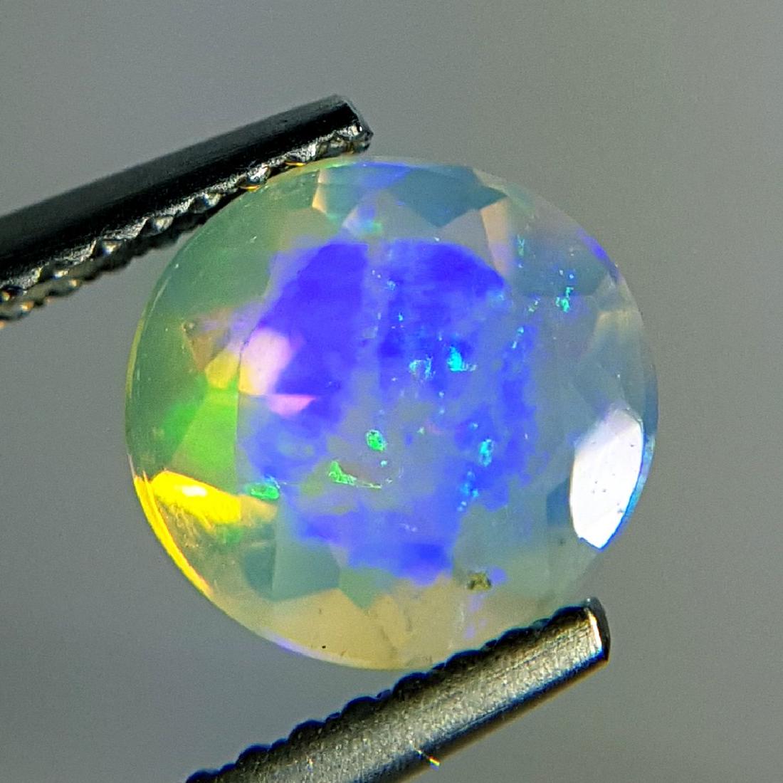 Lovely Fire Round Cut Natural Opal  - 1.23 ct (1 of 10)