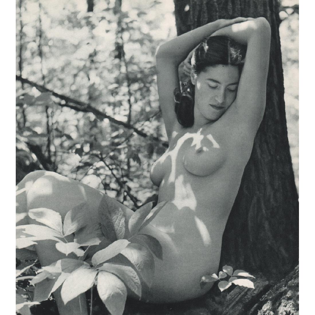 FRITZ HENLE - Nude: Artist: FRITZ HENLE Print Title: Nude Medium: Sheet-fed Gravure Printing Date: 1950's Printed in France Image Size approx: 8.5 x 9.5 inches Fritz Henle was a German-born photographer, known as "Mr. Ro