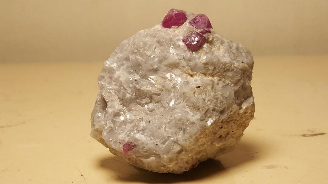 117 GRAMS BEAUTIFUL RUBY MINERAL FROM JAGDALI (1 of 2)