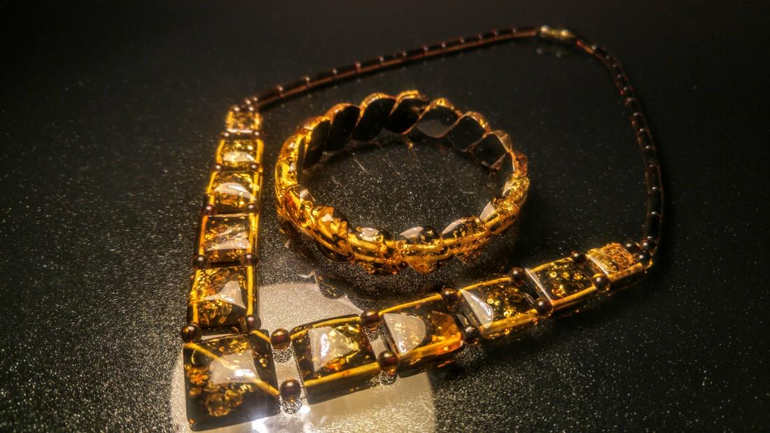 Rare green colour 100% Genuine  Baltic amber necklace (1 of 14)