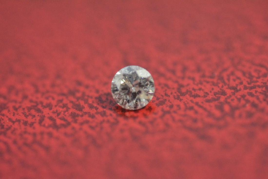 Loose .21 carat ROUND BRILLIANT cut Diamond I1 clarity (1 of 5)