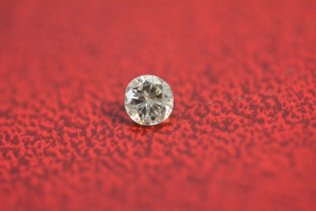 Loose .20 carat ROUND BRILLIANT cut Diamond SI3 clarity (1 of 4)
