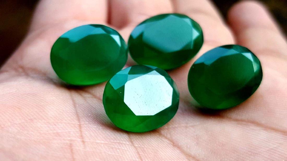 20 CARAT GREEN CHALCEDONY LOT (1 of 2)