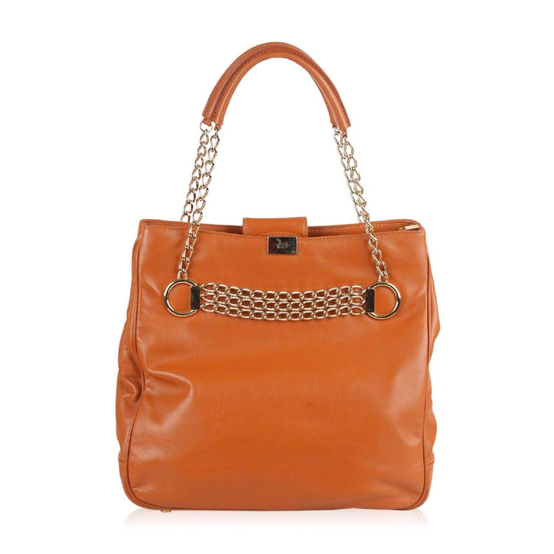 Escada Sport Tote Shoulder Bag with Chain Detail: MATERIAL: Leather COLOR: Tan MODEL: Tote GENDER: Women SIZE: Medium Condition CONDITION DETAILS: B :GOOD CONDITION - Some light wear of use - Some scratches on leather due to normal use, some darkness