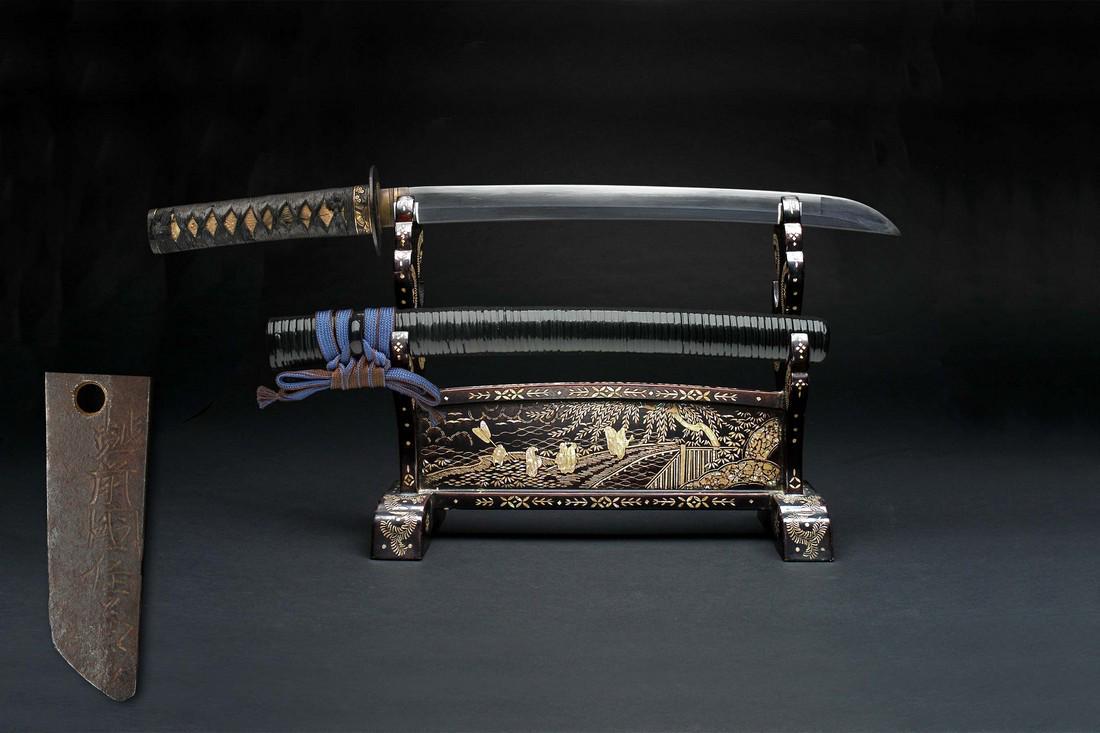 Wakizashi Signed "Echizen no kuni ju kanenori": Reserve Reduced! Title: Wakizashi Signed "Echizen no kuni ju kanenori" Origin: Japan Date/Period: Edo Period Dimensions: Nagasa: 39,5 cm, Moto-haba: 2.9 cm, Saki-haba: 2,4 cm, Koshirae: 63cm Japanese 