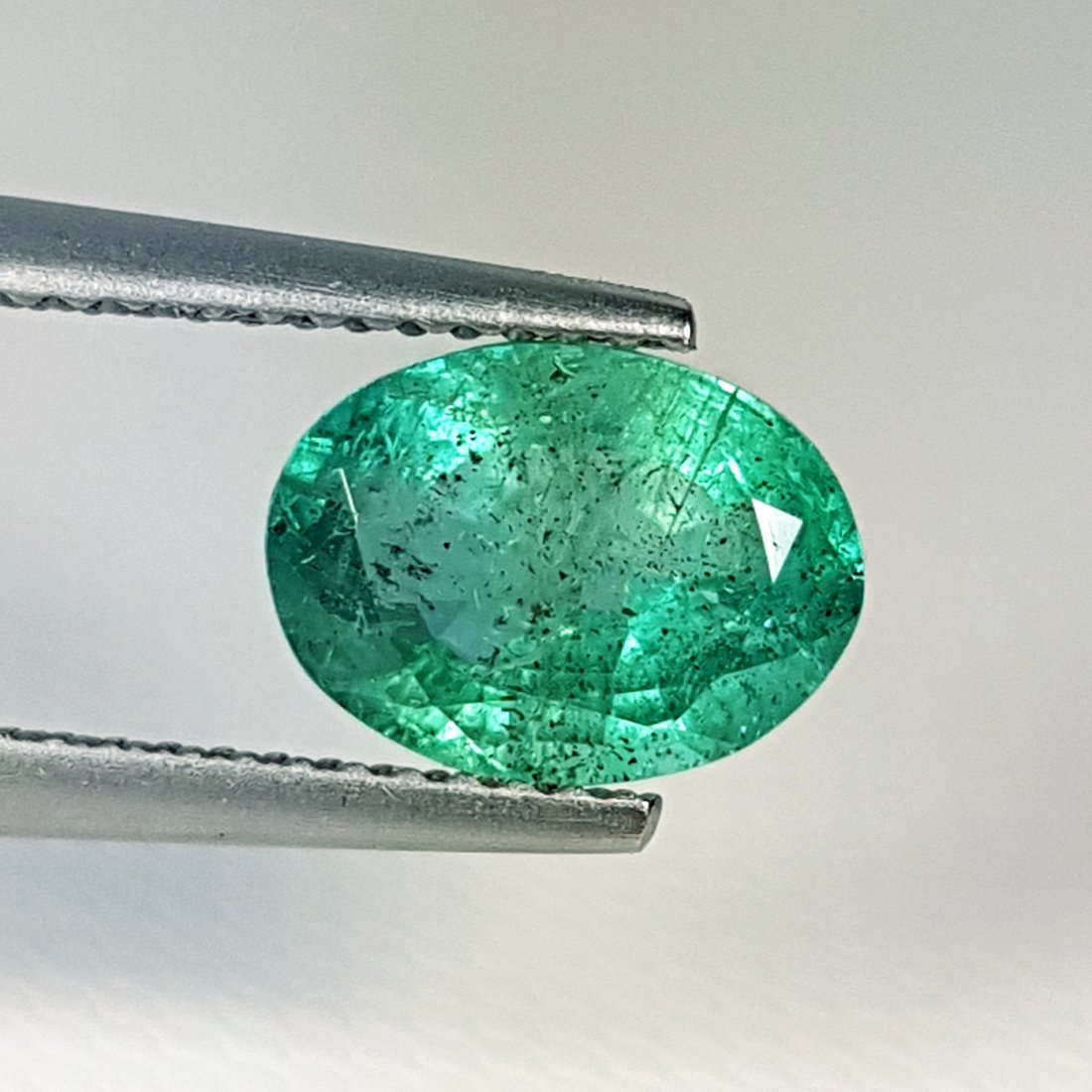 2.09 ct Top Grade Natural Emerald (1 of 6)